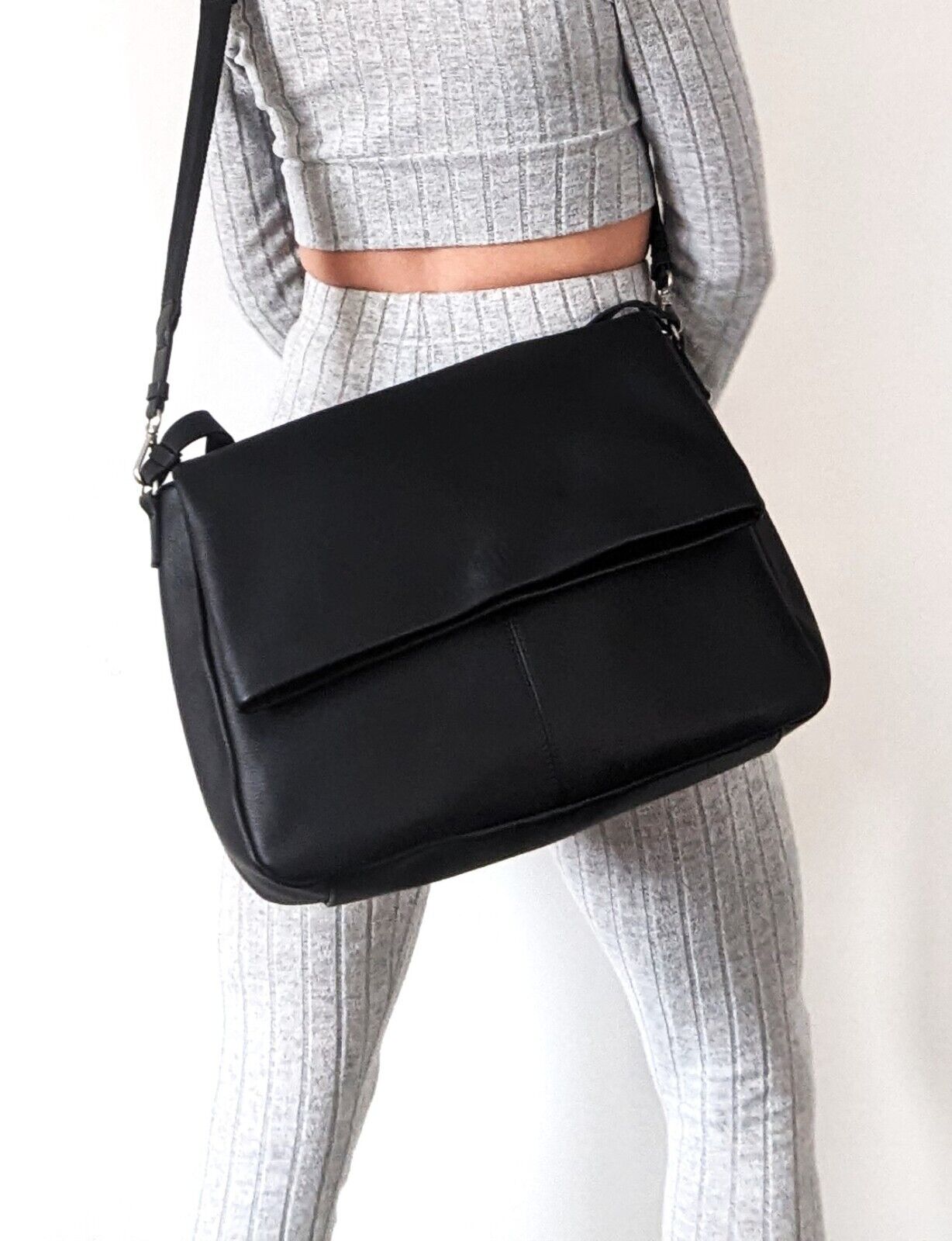 Gap Large Crossbody Black