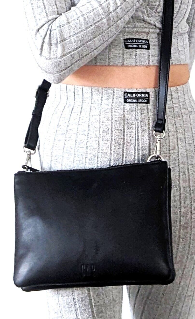 Gap triple compartment crossbody bag